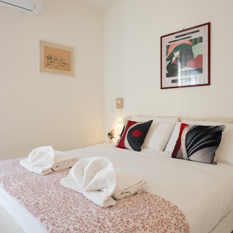Florence Charming Apartments - Conventino Modern - One-bedroom Flat with Living Area and Garage near Boboli - Appartamento con 1 Camera da Letto - 2