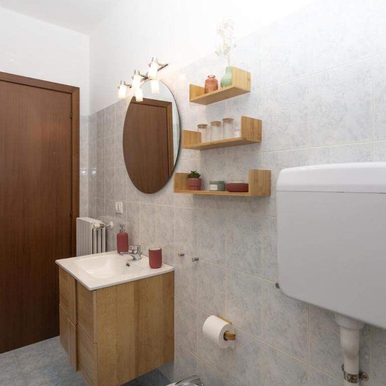 HOST4U - CASETTA di VIOLA con Piscina e Parcheggio a due passi dal Lago di Garda - Appartamento con 1 Camera da Letto - 9