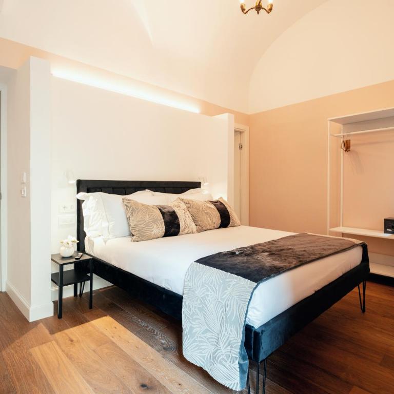 NAMAN HOTELLERIE - Monti - Camera King - 12