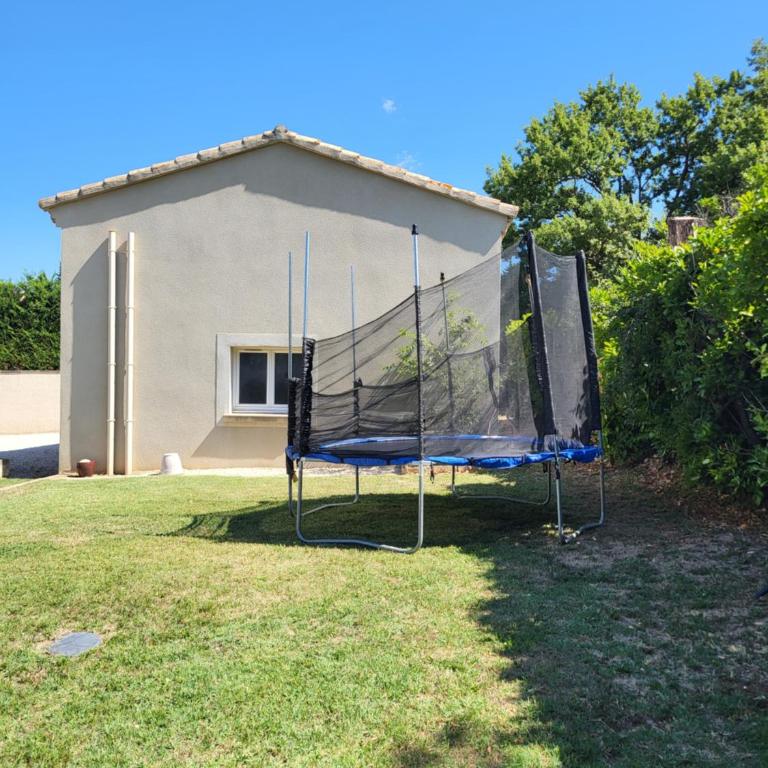 Appart rénové - piscine - proche St Rémy 6 pers - Maison 1 Chambre - 35