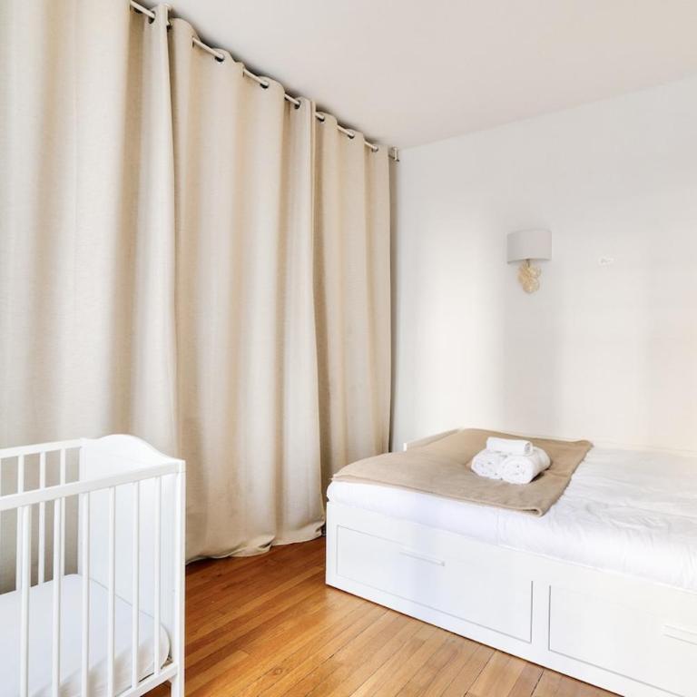 Lovely 2BR Flat with balcony - Eiffel Tower & Seine - Appartement 3 Chambres - 11