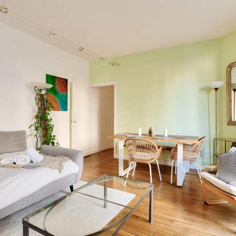 Lovely 2BR Flat with balcony - Eiffel Tower & Seine - Appartement 3 Chambres - 12