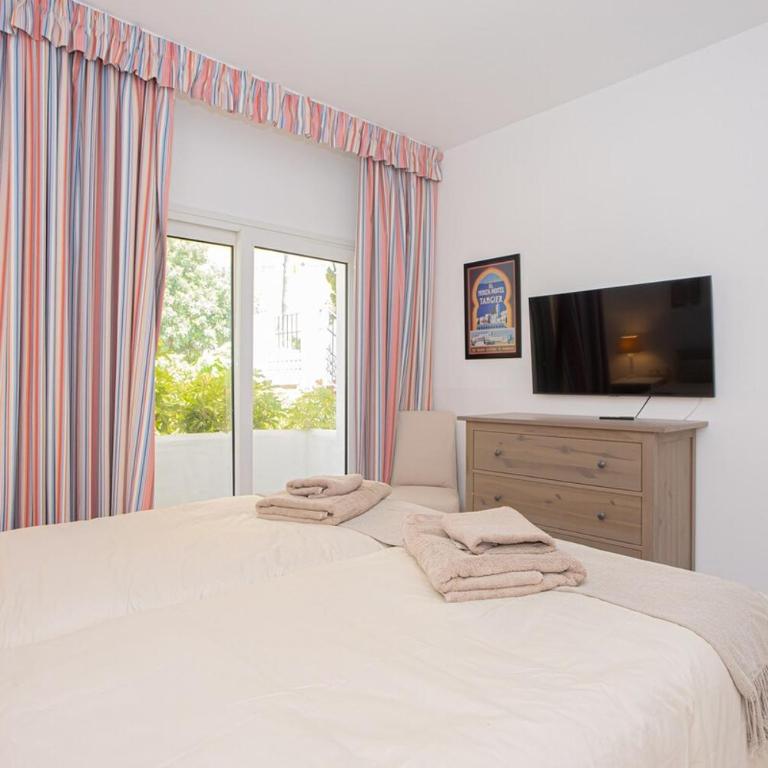 LUXURY GROUNDFLR APT & BEACH IN 200 meters - Apartamento de 2 dormitorios con terraza - 15