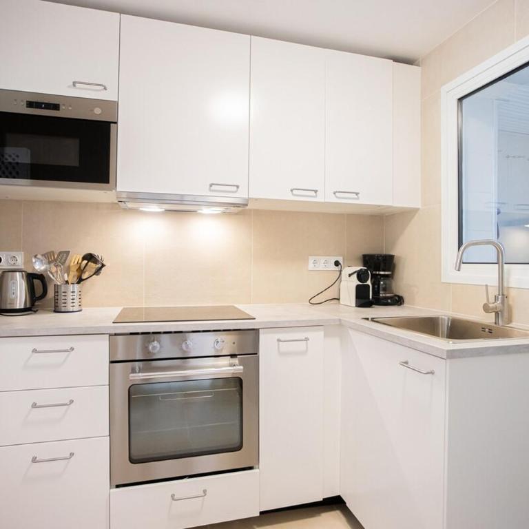 LUXURY GROUNDFLR APT & BEACH IN 200 meters - Apartamento de 2 dormitorios con terraza - 27