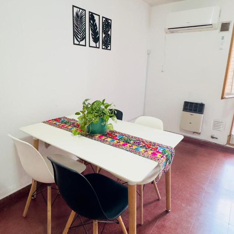 Gral paz Dpto completo con cama queen y seguridad - Apartamento de 1 dormitorio con vistas al río - 3