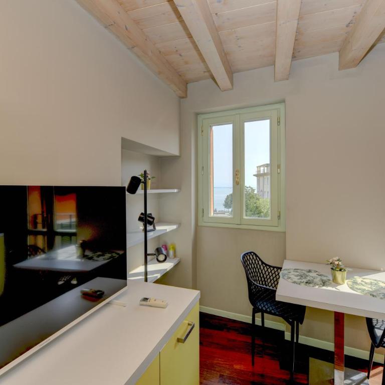Magic apartment with view on Garda lake in the center of Desenzano - Appartamento con 1 Camera da Letto - 9