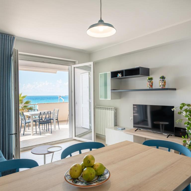 Sapore di Mare - Comfort in prima fila sul Mare - Appartamento con 2 Camere da Letto - 1