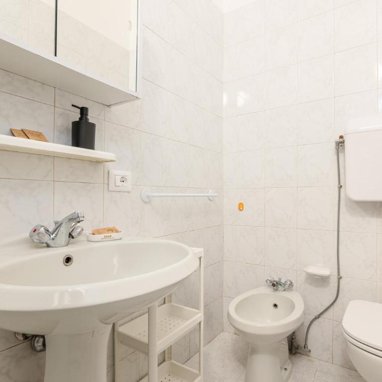 Cozy Milano Retreat with Laundry & Smart TV - Appartamento con 1 Camera da Letto - 23