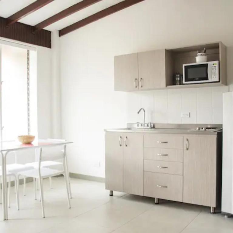 Amoblados Medellin Estadio - Apartment with Balcony - 4