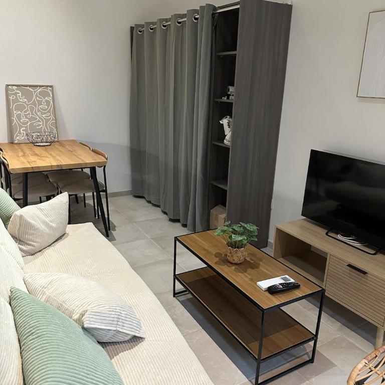 Duplex climatisé avec terrasse et parking privatif - Apartment mit 2 Schlafzimmern - 3