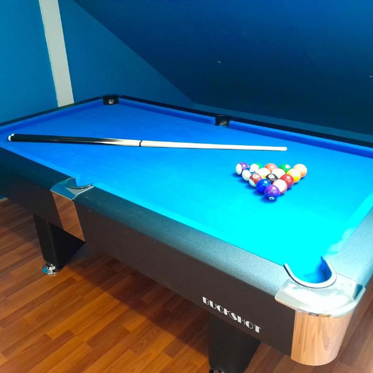 CHALET RÉCENT - BILLARD - BABYFOOT - PING PONG - MINI GOLF - WIFI - JARDIN - TERRASSE - 4 CHAMBRES - 2 à 8 PERSONNES - Chalet - 28