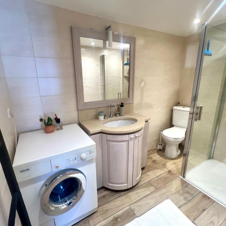 Old Antibes, one bed app, In front of the Port! - Appartement 1 Chambre - 7