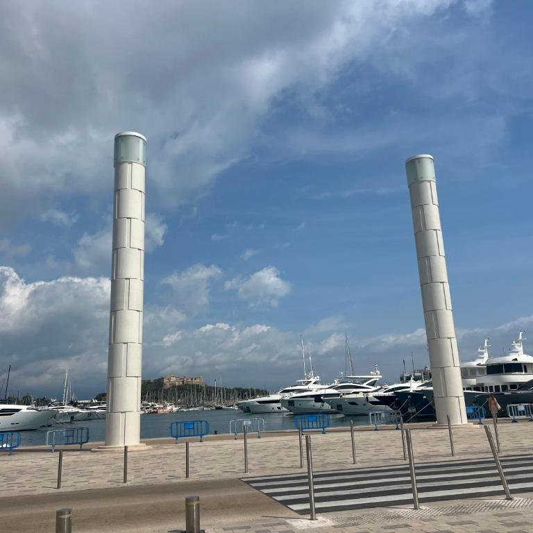 Old Antibes, one bed app, In front of the Port! - Appartement 1 Chambre - 17