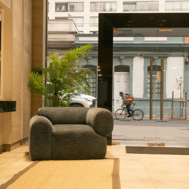 HOM I Departamento 1D1B Metro Santa Lucia 2PAX - Apartamento - 76