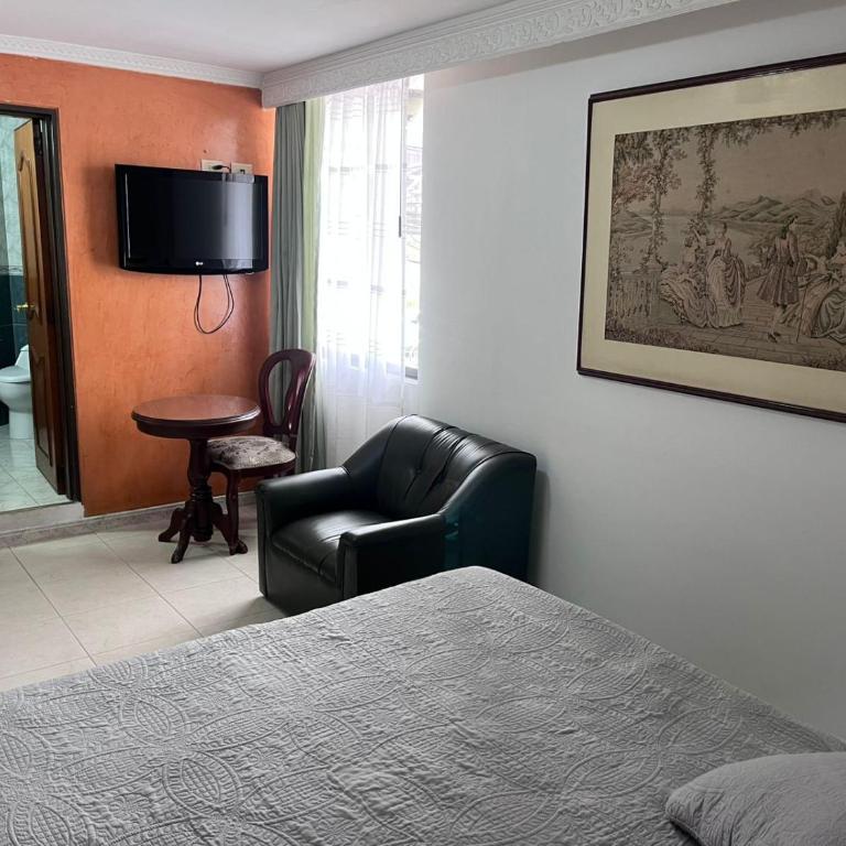 HOTEL COSTA DEL SOL FUSAGASUGa - Habitación Superior - 1 cama grande - 7
