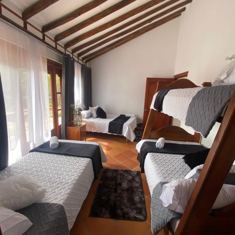 LeyvaYork Apartasuites - Classic Apartment - 13