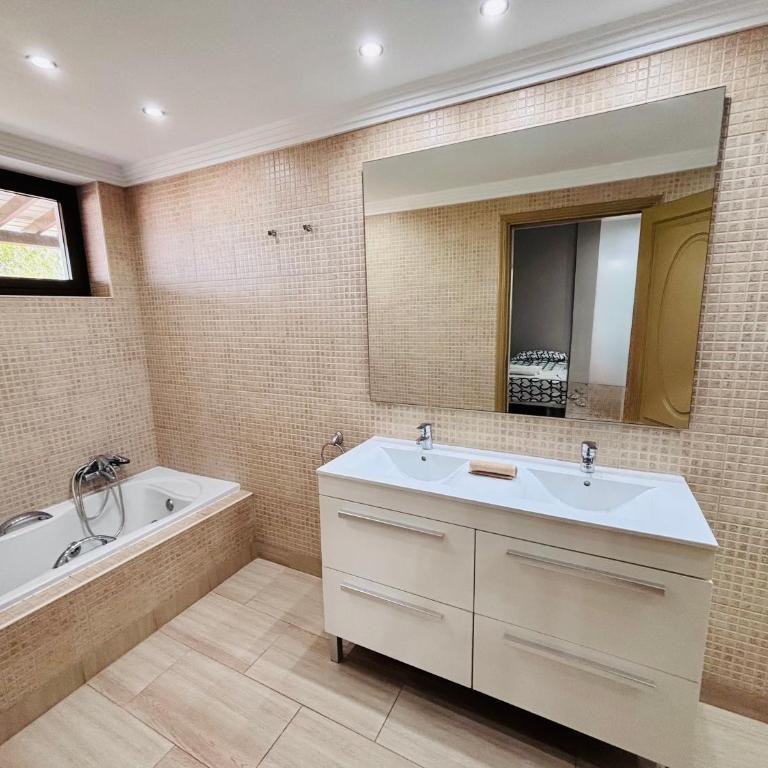 Casa Callao - Villa with Private Pool - 36