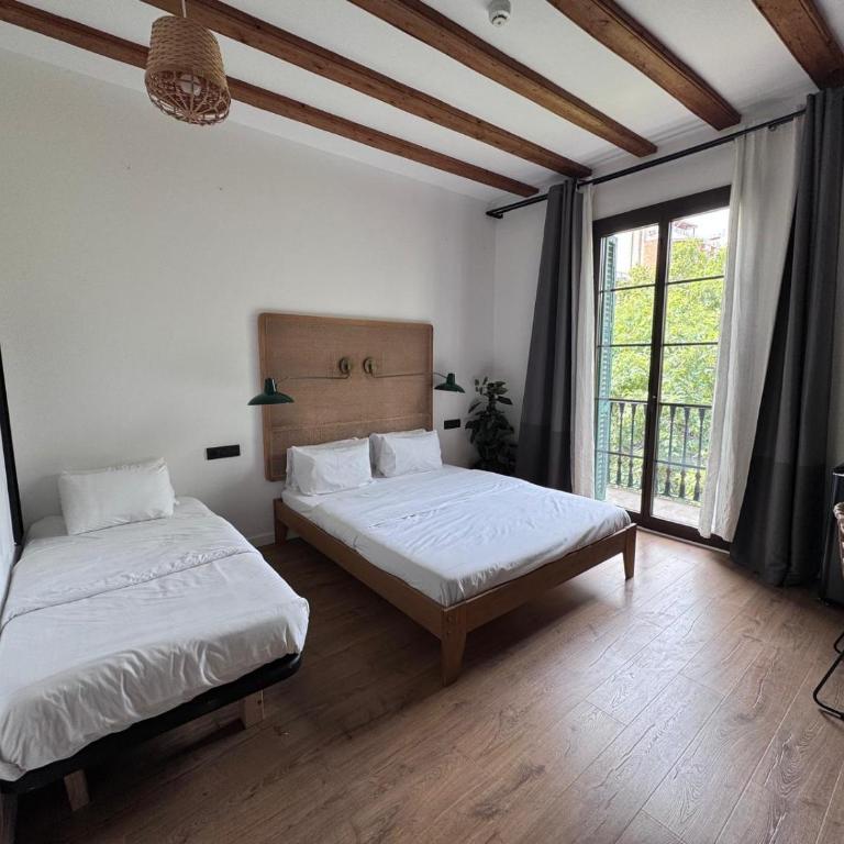 Vaganto Coliving - Double or Twin Room with Balcony - 1