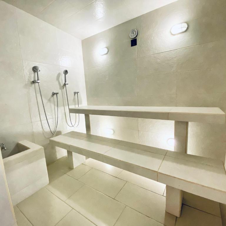 Blue Loft 14th floor with balcony overlooking the ocean and marina, Jacuzzi, Sauna, Turkish bath, swimming pool, gym, spa y bar - One-Bedroom Apartment - 33