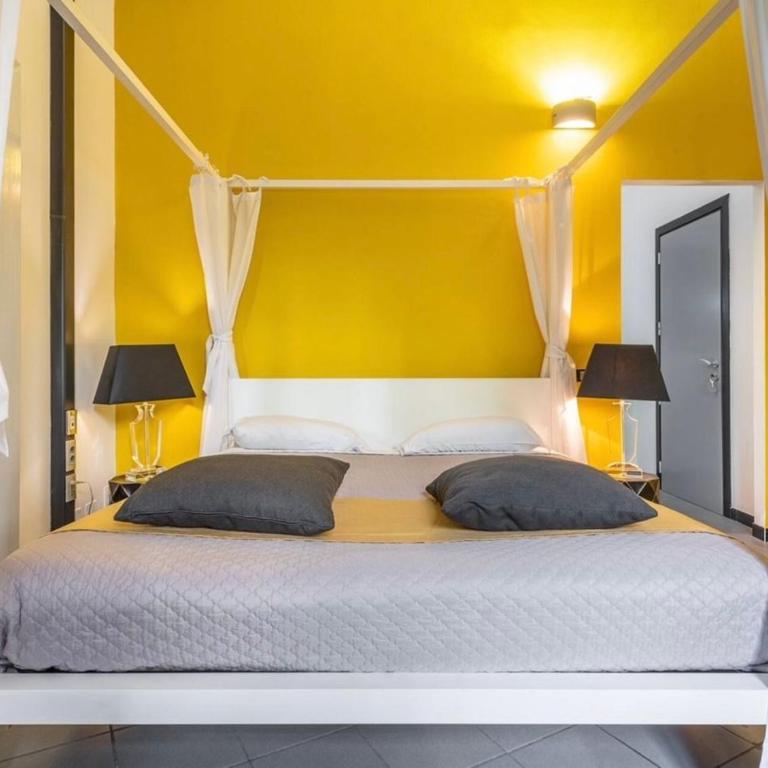 Snob Luxury Suite - Standard Double Room - 4