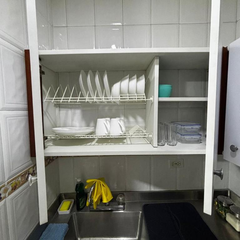 Apto 201 2H 2B Belén Fátima MUY bien ubicado - Two-Bedroom Apartment - 3