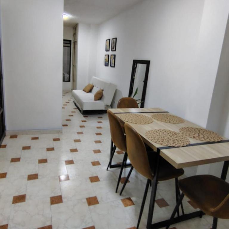 Apto 201 2H 2B Belén Fátima MUY bien ubicado - Two-Bedroom Apartment - 15