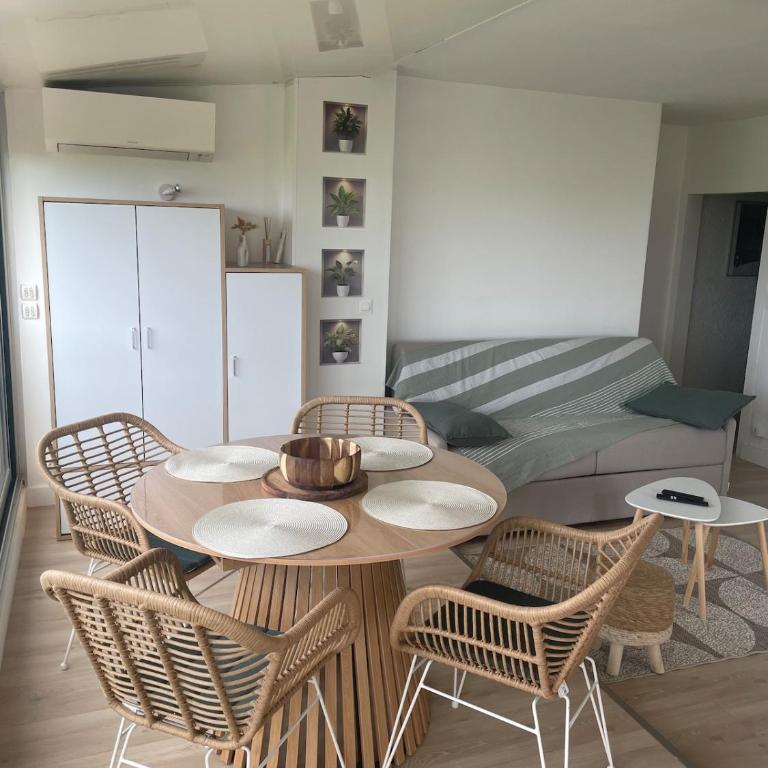 Vue panoramique pour ce grand studio en centre ville - Deluxe Studio - 11