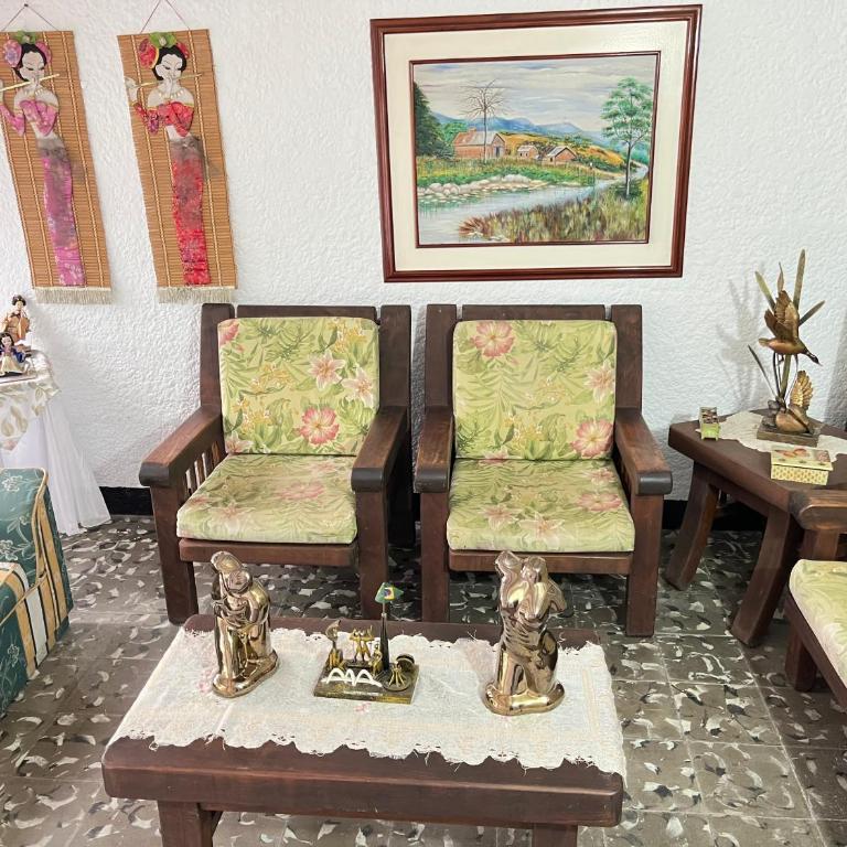 Hostal Monarca - Double Room with Two Double Beds - 17