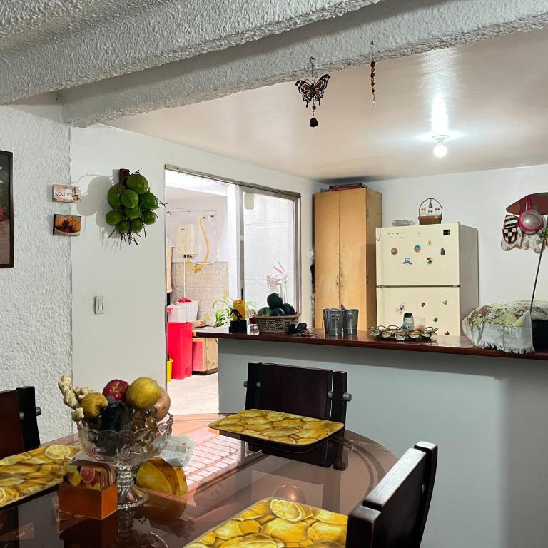 Hostal Monarca - Double Room with Two Double Beds - 12