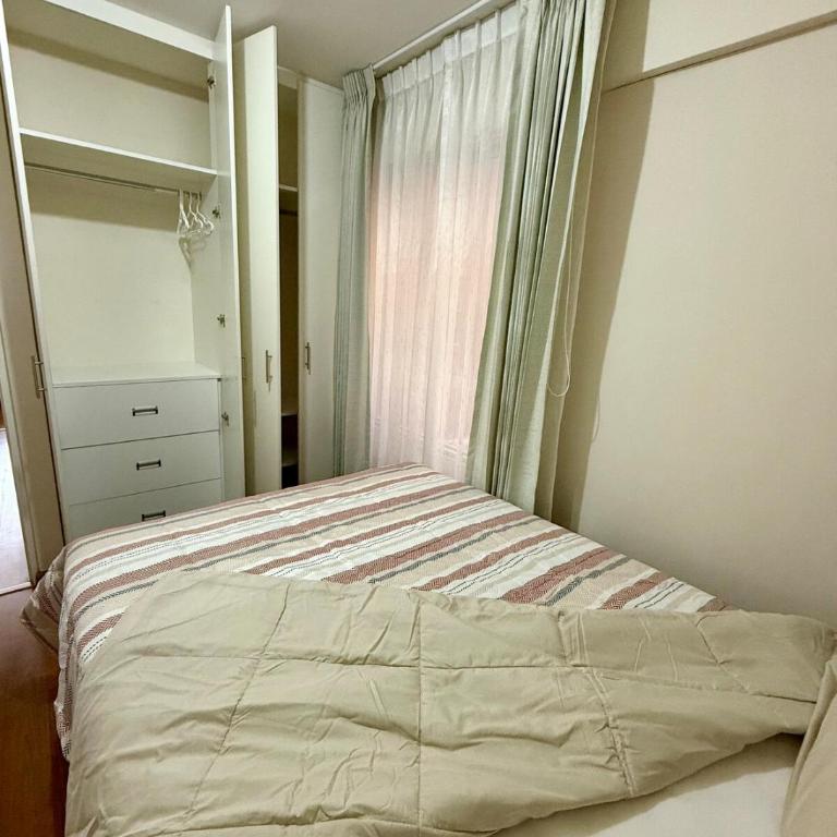 Alojamiento privado cerca del centro y aeropuerto - Three-Bedroom Apartment - 13