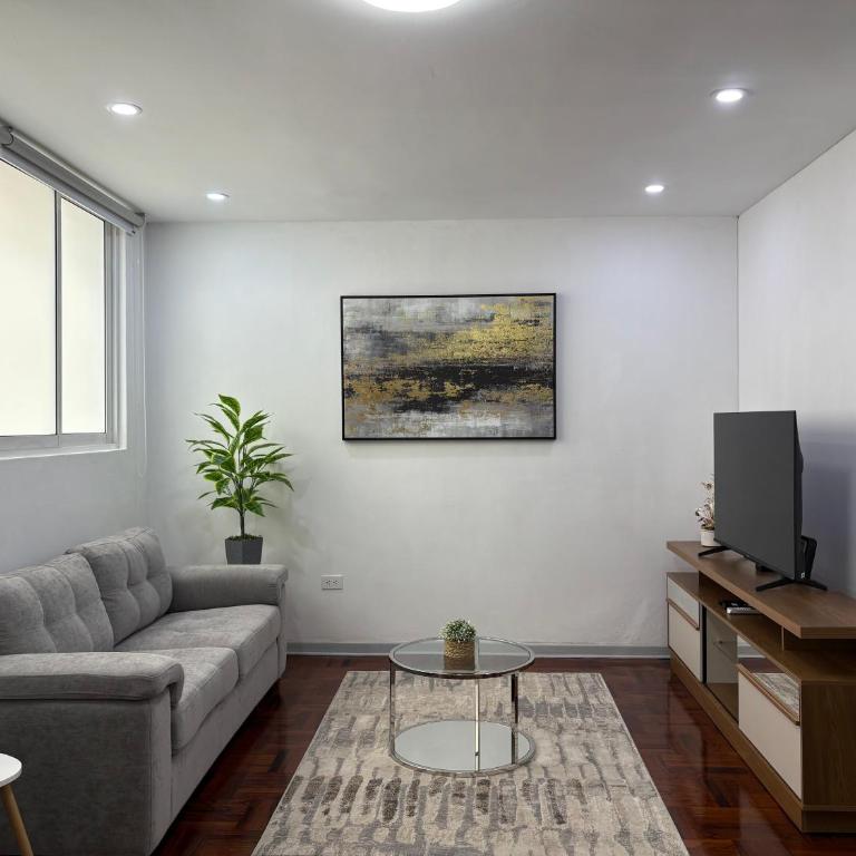 2Br Apartment Miraflores - Two-Bedroom Apartment - 1