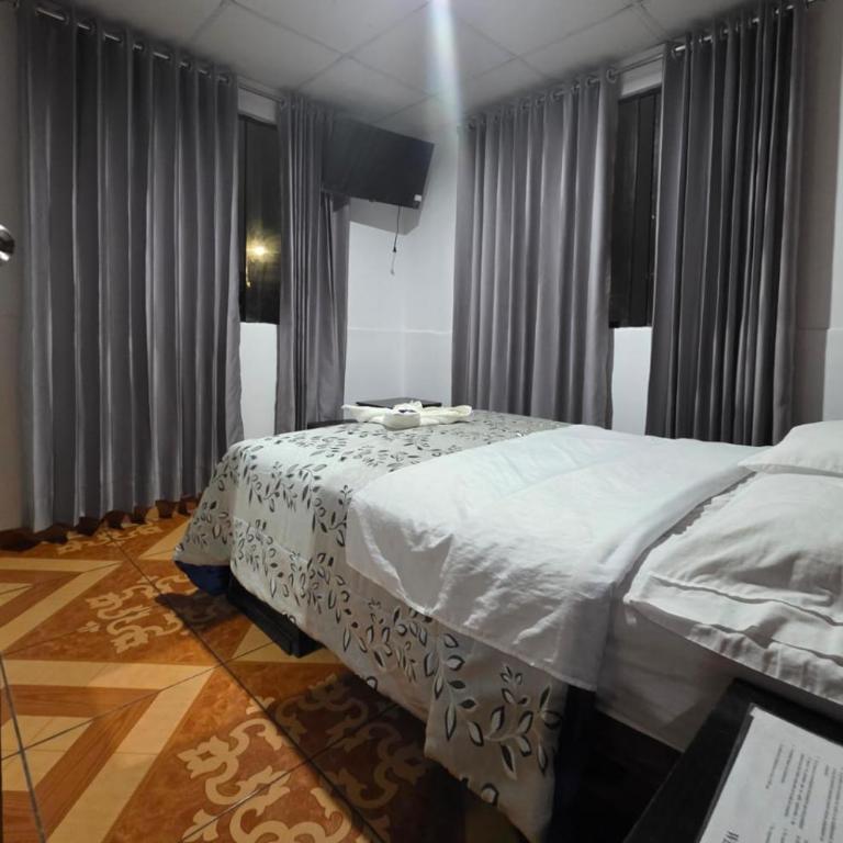 Hostal Wan Ka Trujillo - Double Room with Private Bathroom - 1