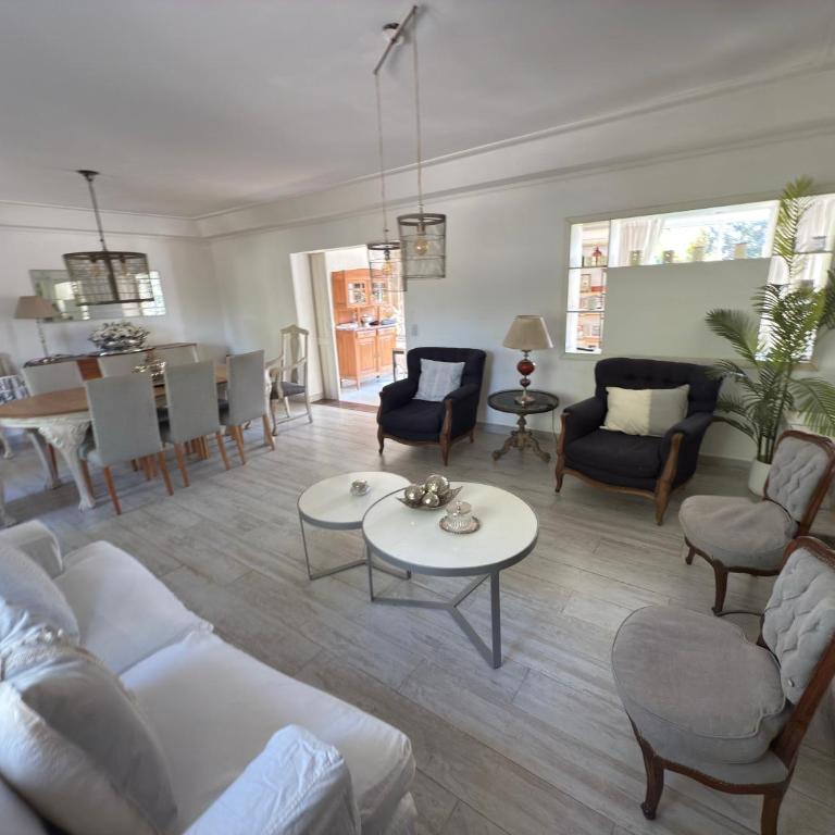 Alquiler temporario Yerba Buena - Country del Golf - Four-Bedroom House - 4