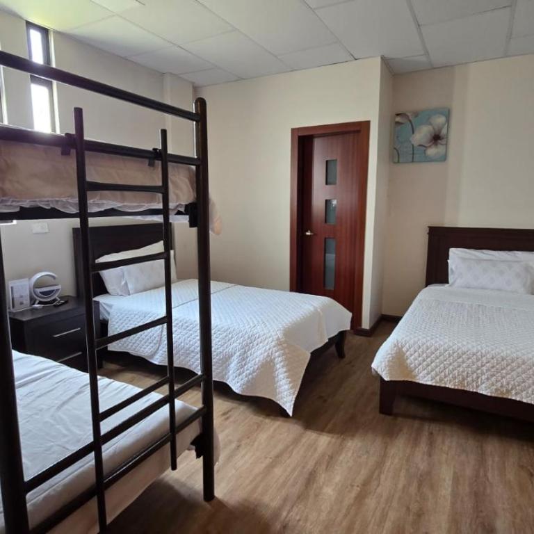 Hosteria Santa Ana - Classic Quadruple Room - 1