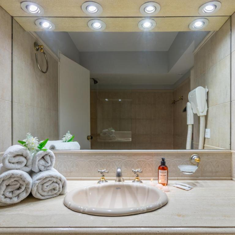 Corazón de Retiro, con cochera piscina y sauna - Habitación Familiar Superior - 31