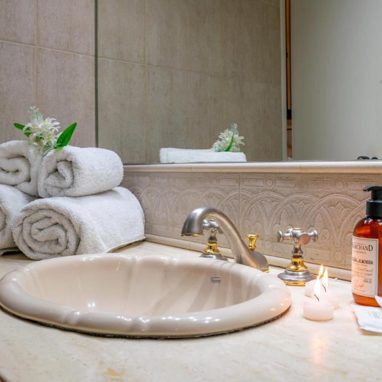 Corazón de Retiro, con cochera piscina y sauna - Habitación Familiar Superior - 34