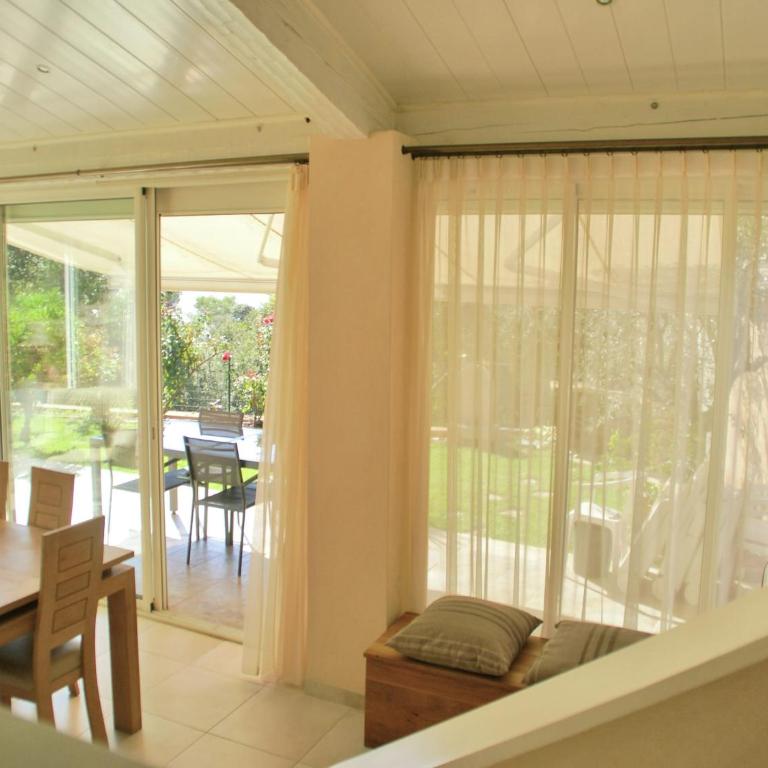 Holiday Home in Carqueiranne by the Sea - Maison de Vacances 2 Chambres - 13