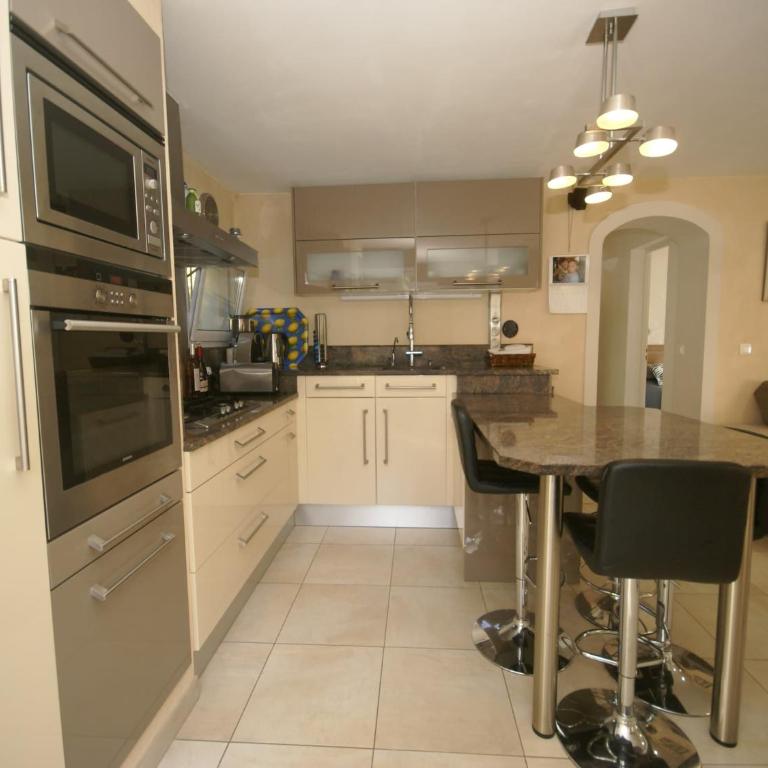 Holiday Home in Carqueiranne by the Sea - Maison de Vacances 2 Chambres - 5