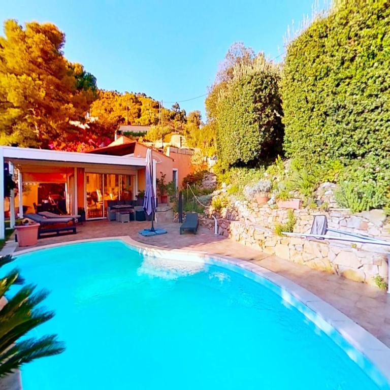 Holiday Home in Carqueiranne by the Sea - Maison de Vacances 2 Chambres - 1