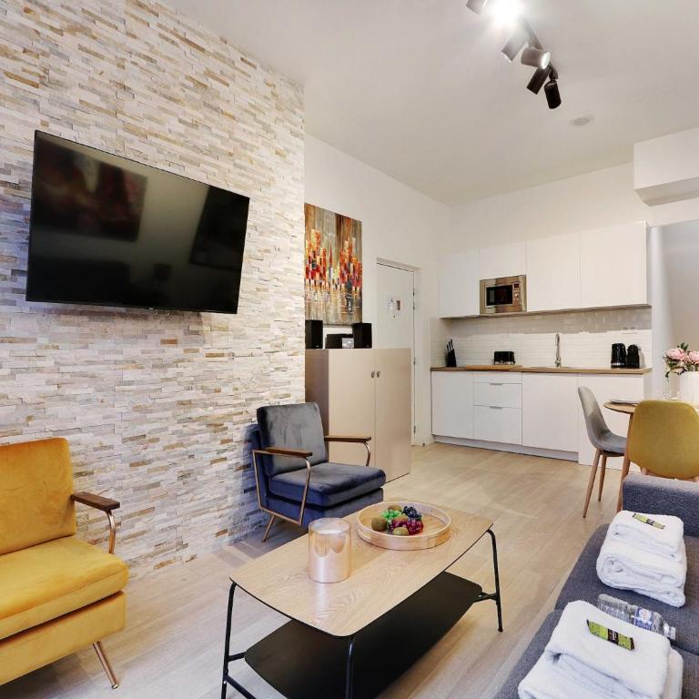 Intimate Flat w A C & Jacuzzi - 2BR 6P Montmartre - Appartement - 11
