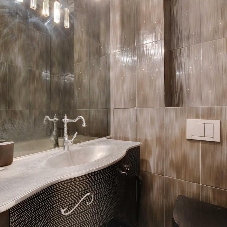 Magnificent Appt - 2BD 4P - Georges V Champs-Élysées - Apartment - 15