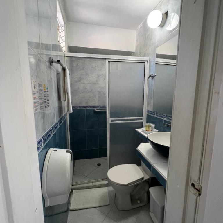 La Ballena Azul Hotel - Triple Room with Garden View - 5