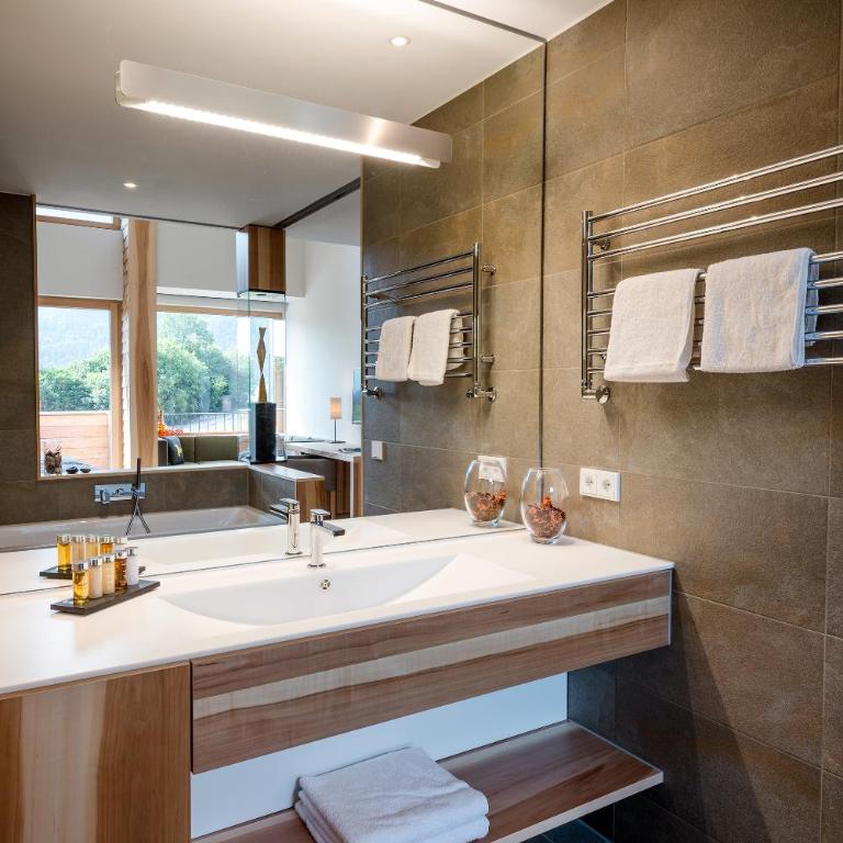 Klosterhof – Alpine Hideaway & Spa - Superior Doppelzimmer mit Balkon - 5