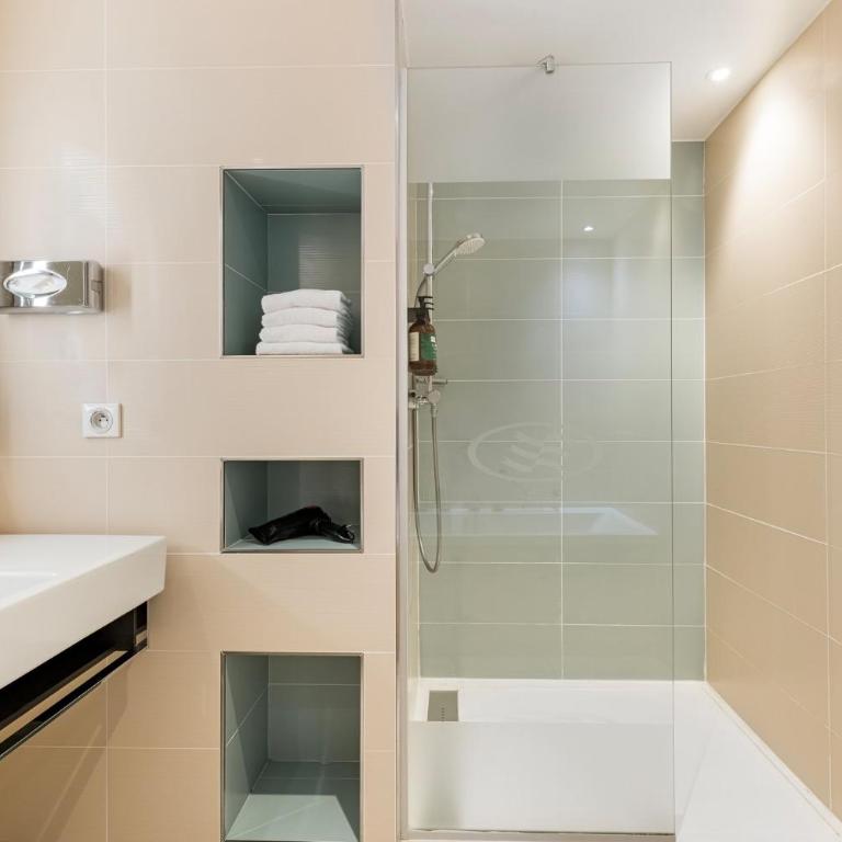Crowne Plaza Lyon - Cité Internationale - Suite Lit King-Size avec Balcon - 5