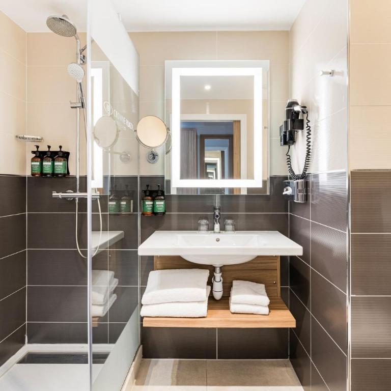 Crowne Plaza Lyon - Cité Internationale - Luxueuse Chambre King avec Balcon - 2