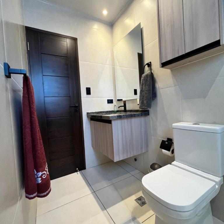 Cómodo departamento - Two-Bedroom Apartment - 14