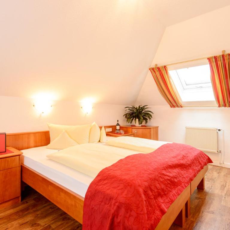 Familien- und Wellnesshotel "Viktoria" - Basic Doppelzimmer (29) - 1