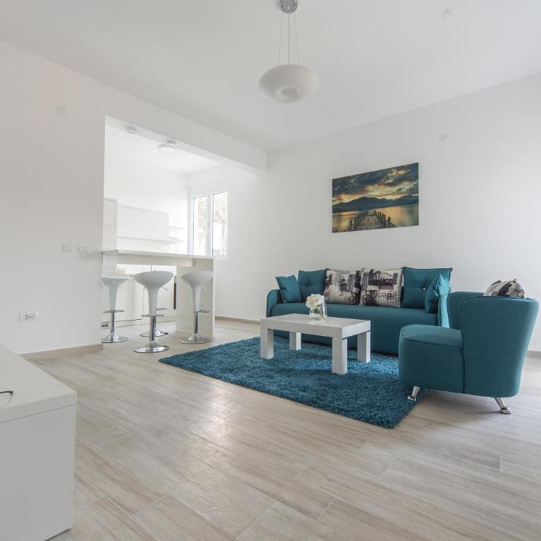 Nautilus Apartments - One-Bedroom Apartment with Balcony - 1