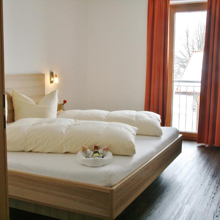 Seehotel und Appartements Schnöller - Familienzimmer mit Balkon - 3