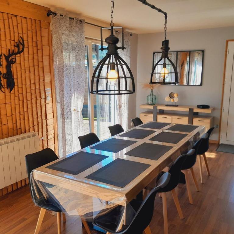 CHALET RÉCENT - BILLARD - BABYFOOT - PING PONG - MINI GOLF - WIFI - JARDIN - TERRASSE - 4 CHAMBRES - 2 à 8 PERSONNES - Chalet - 19